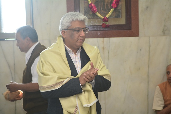 Aarti by Maharaja Samrjitsingh Gaekward